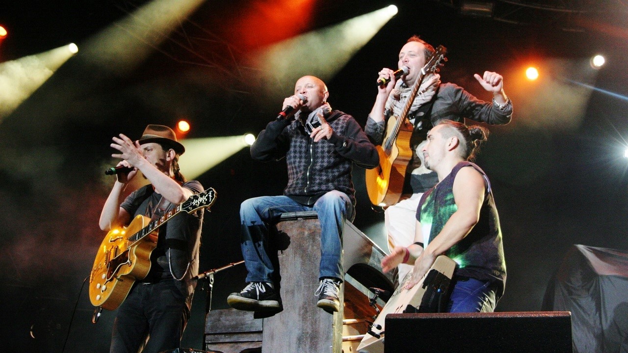 La formation Tryo a fait bouger la foule avec sa sonorité reggae