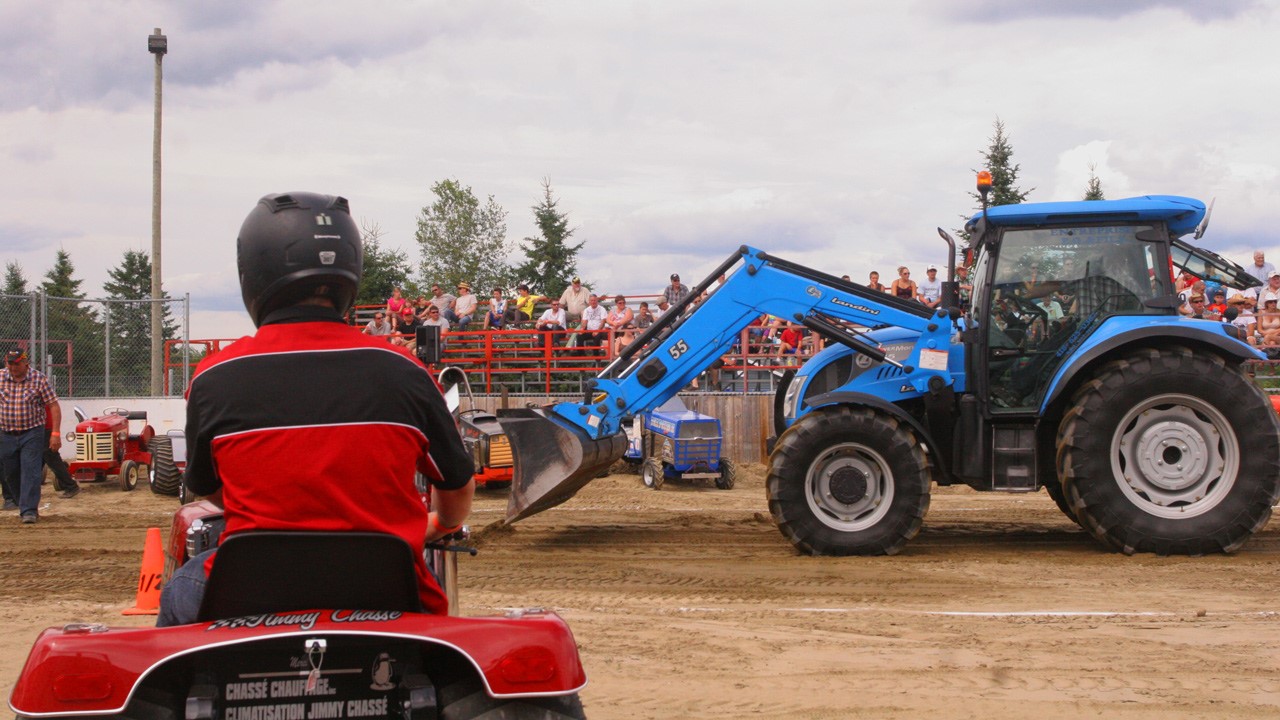 Tire de tracteurs à gazon modifiés