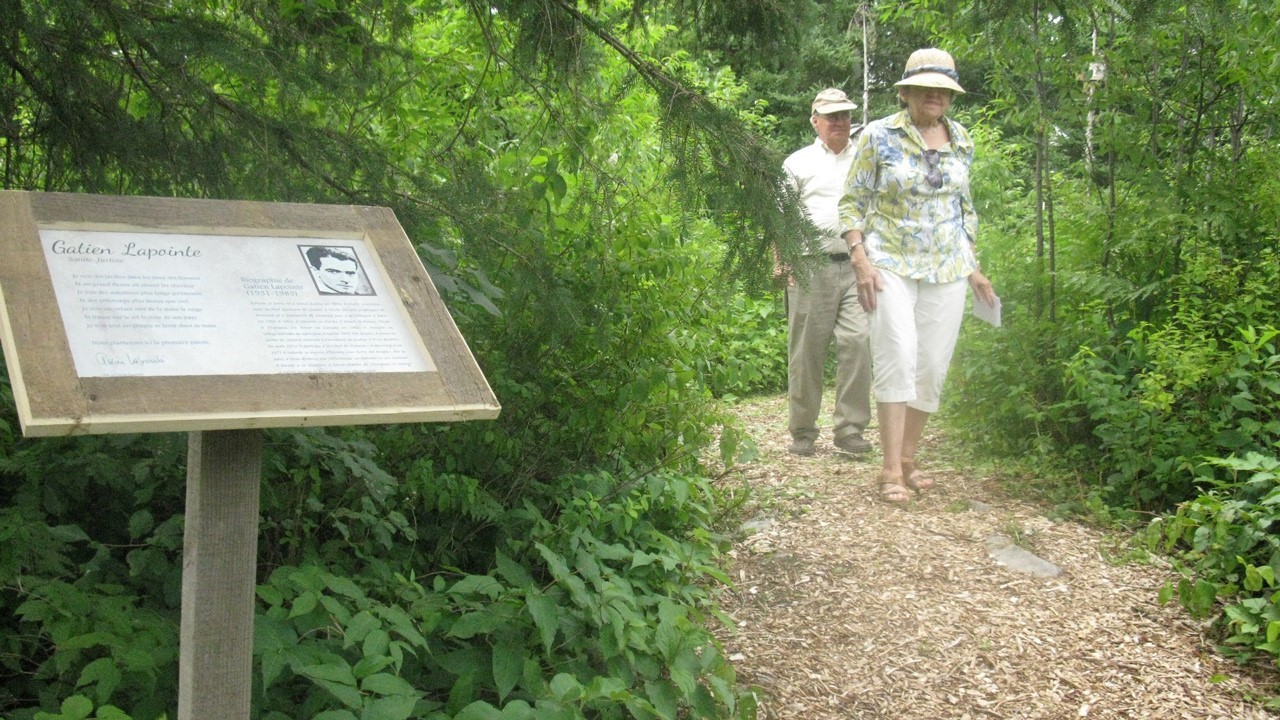 L'entrée du sous-bois poétique 