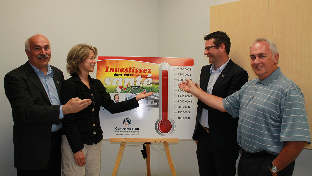 Réal Turgeon, président du Centre, Élise Coutu et André Bonneville, coprésidents d'honneur et Louis Parent, coordonnateur, ont annoncé que la campagne sera prolongée jusqu'au 31 décembre 2013.