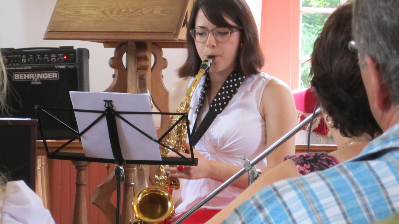Émilie Laliberté au saxophone alto