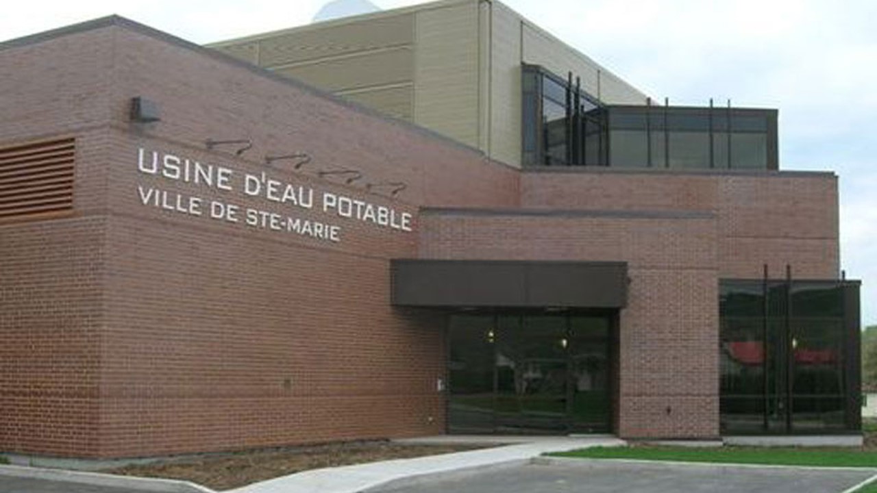 La Ville de Sainte-Marie a cessée, cet après-midi, de s'approvisionner en eau dans la rivière Chaudière.