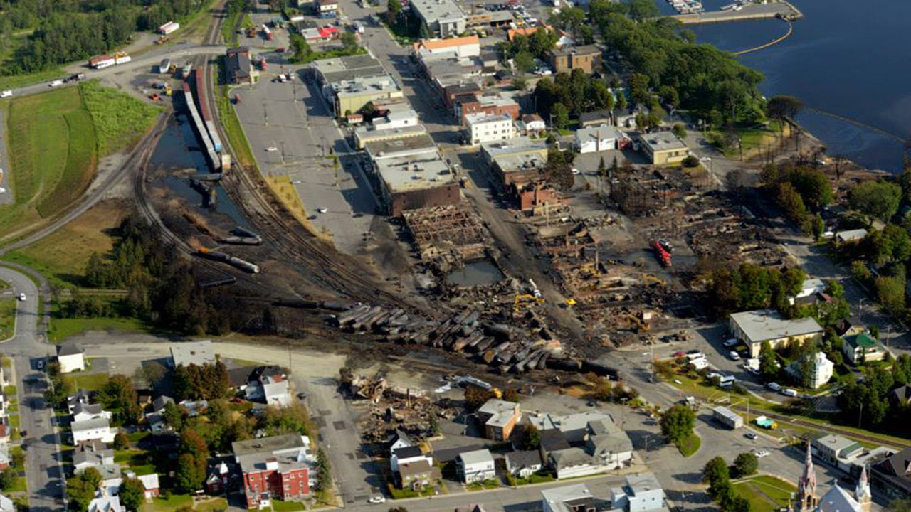 Ghislain Bolduc et Lucie Charlebois encouragent les Québécois à visiter Mégantic