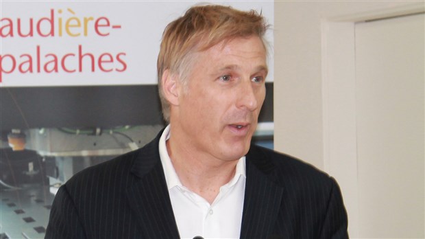 Maxime Bernier préoccupé par la situation à Mégantic