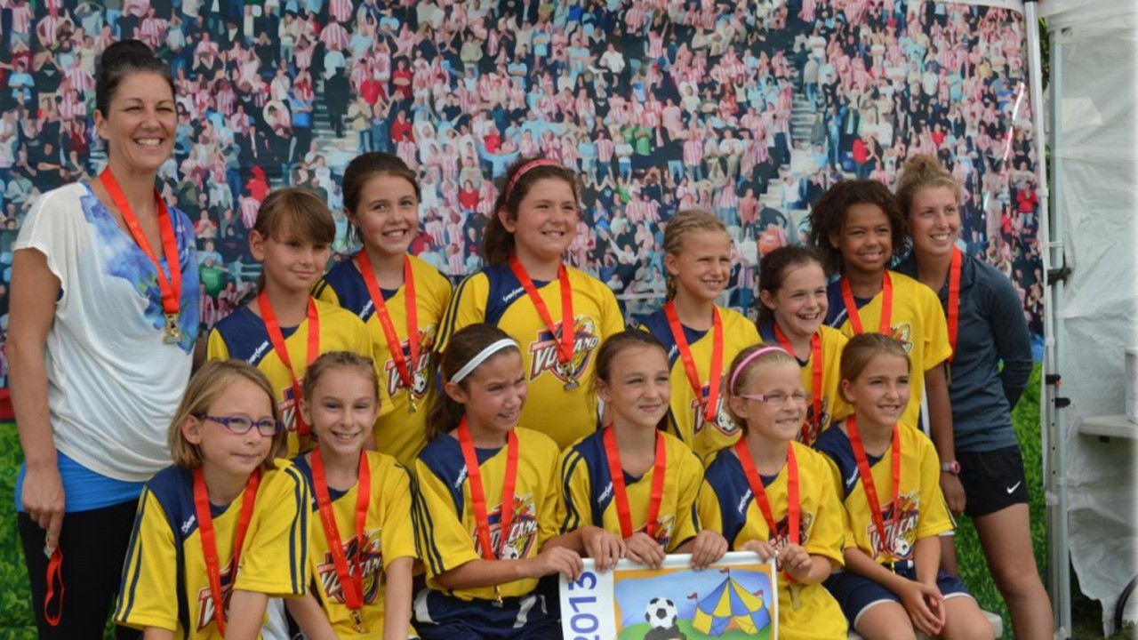 Les joueuses du Volcano ont été sacrées championnes lors du Festi-Tournoi Tanguay à Québec en fin de semaine.