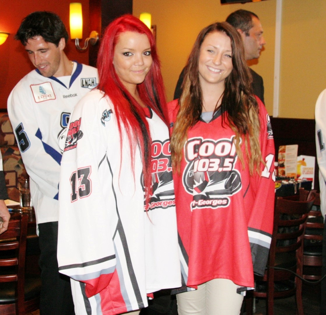 Le Cool FM aura de nouvelles couleurs et un nouveau chandail pour la saison 2013-2014