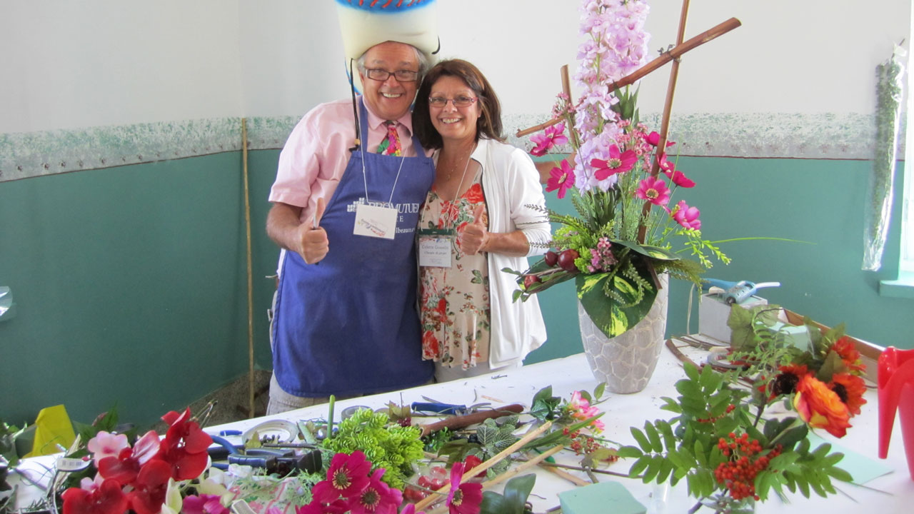 Pierre-Alain Lacasse, atelier de conception florale en compagnie de Colette Gosselin, chargée de projet