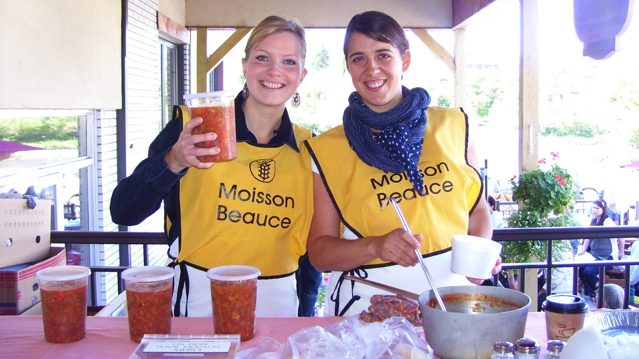 Manon Carrier, agente communautaire à Moisson Beauce (gauche) et Hélène Fleury, technicienne en nutrition pour le projet SISCA Beauce-Sartigan (droite).