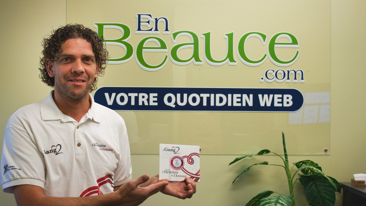 Chaque personne qui donnera un montant de 20 $ ou plus recevra l’album « Les chemins de l’amour » du groupe la Gang2.