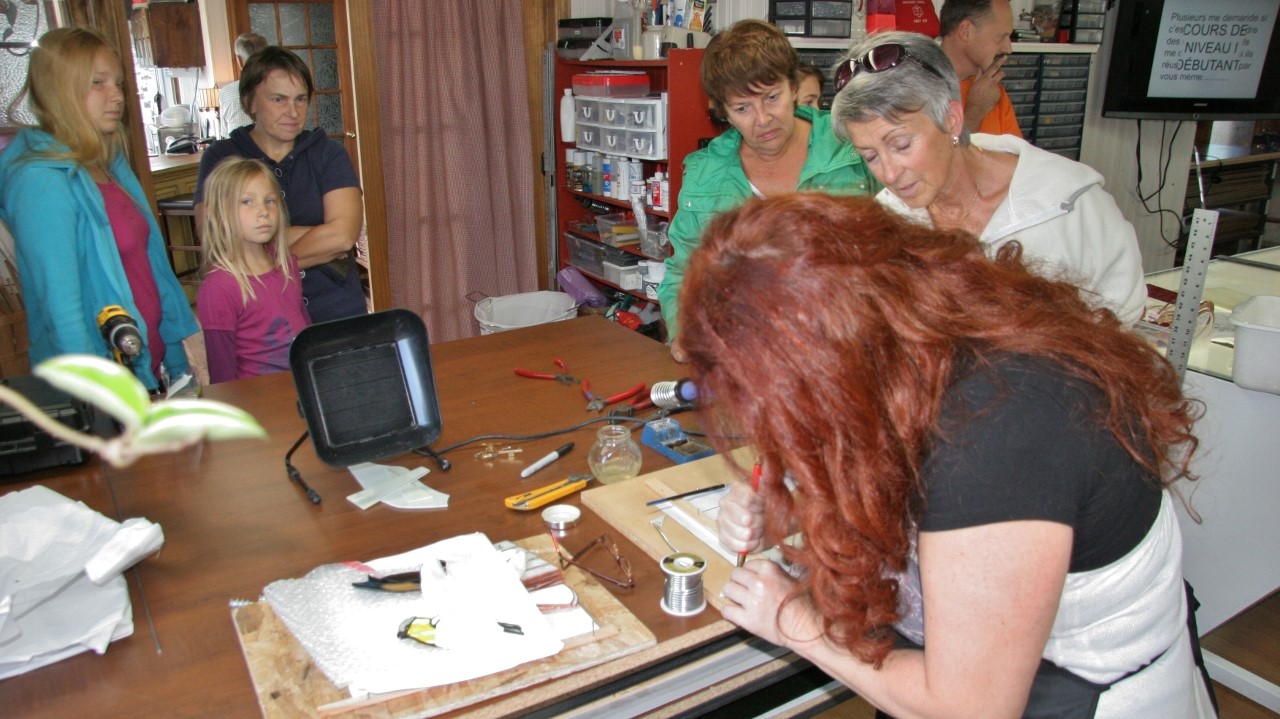 Le public avait la chance de voir les artistes dans leur atelier