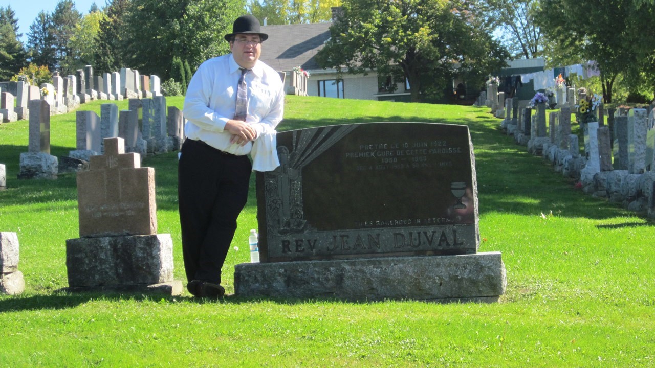 Une visite éducative au cimetière
