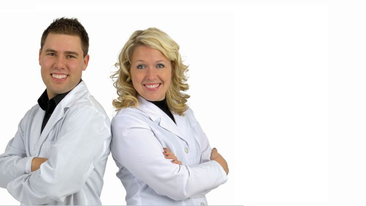 Les pharmaciens-propriétaires Mathieu Coulombe et Isabelle Leclerc, originaire de Sainte-Marie.