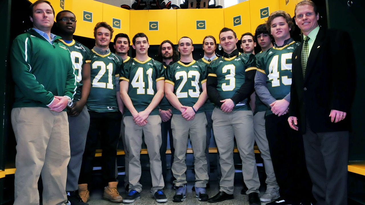 Alexandre Martineau, entraîneur-adjoint, Wildor Frégistre, Anthony Poulin, Marc-Antoine Bouliane, Sébastien Barbeau, Nicholas Gosselin, Michaël Demers, Arnaud Moisan, Charlie Caron, Dave Lambert, Jacob Vachon, Philippe Moffette et Christian Audet, entraîneur.