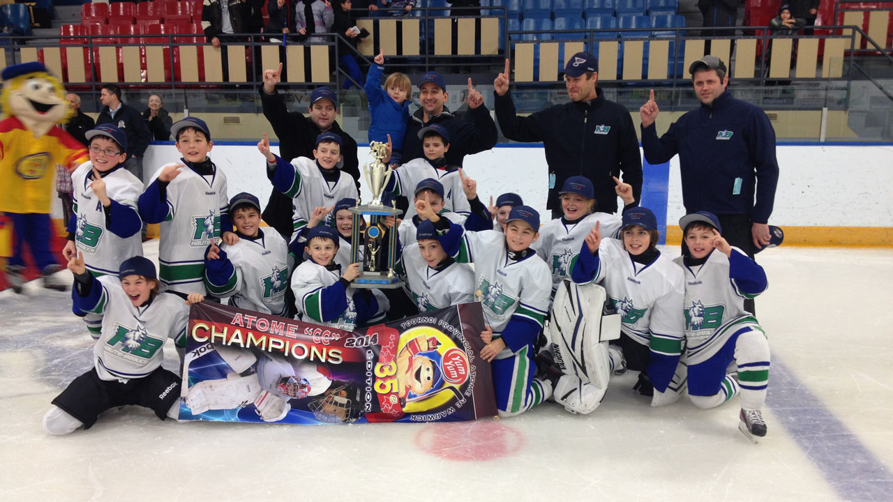 Clément Marois, Félix Tanguay, Michaël Poulin, Dylan Champagne, Pier-Olivier Roy, Samuel Poulin-Mooney, Alexis Gagné, Pier-Charles Pomerleau, Matthew Fortin, Jérémy Turgeon, Frédérik Bertrand, Charles-Émile Dion, Xavier Tardif, Florent Poulin et Mathieu Champagne. Les entraineurs: Éric Tanguay, Gino Fortin, Pascal Tardif et David Roy.
