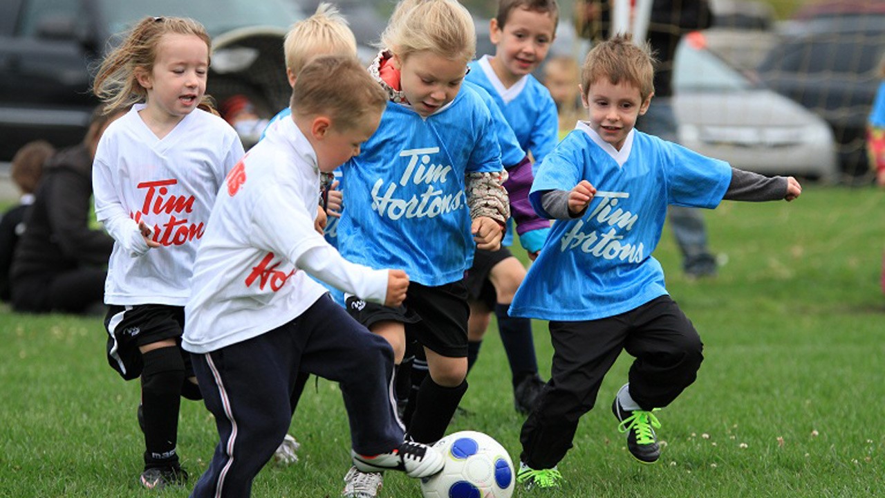 Le Club de soccer de Saint-Lambert prépare sa saison estivale 2014. Il vous invite donc à venir vous inscrire à partir du 1er février, et ce, jusqu’au 15 avril pour pratiquer votre sport favori . Plus de 400 amateurs sont attendus.