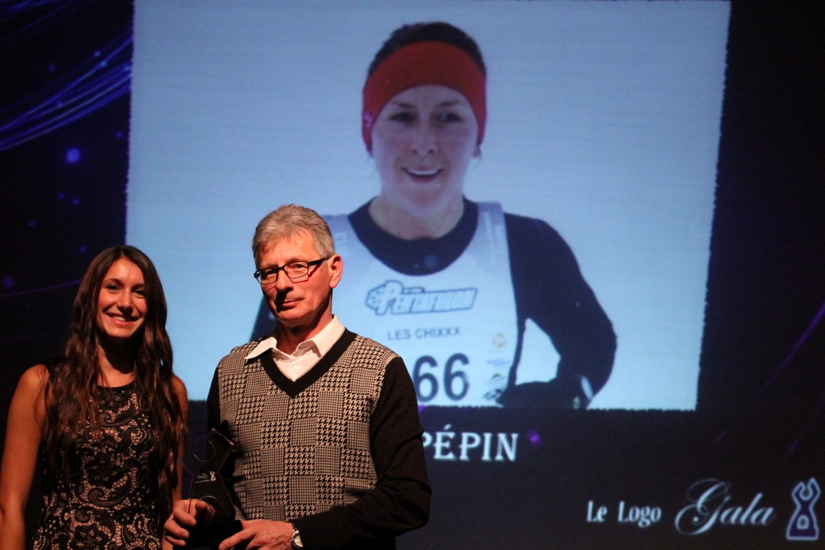 Édith Pépin, Élitas en triathlon, le prix est remis à son père