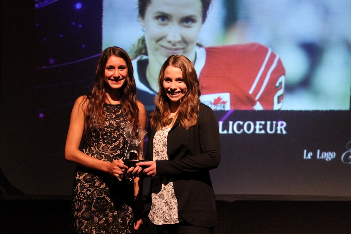 Lya jolicoeur, élitas de bronze en Football, au Gala du Mérite Sportif Beauceron