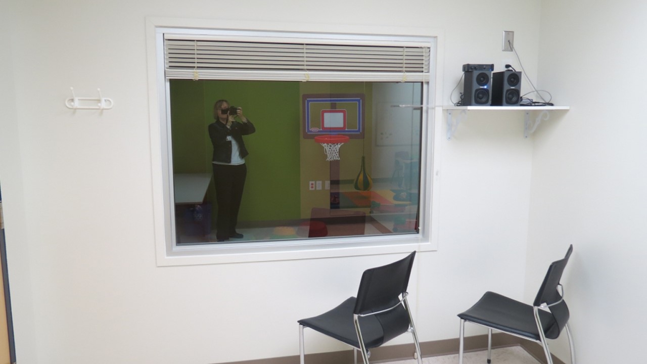 Le CLSC de Saint-Georges est maintenant équipé de trois nouvelles salles d’évaluation et de stimulation pour les enfants avec des difficultés ou retards de développement.