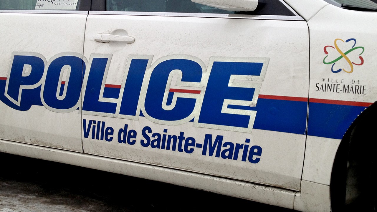 Arrestations, sorties de route et collision à Sainte-Marie