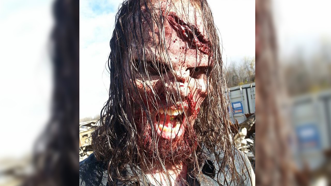 Le Beauceron Rémi Guay en action dans la série Web post-apocalyptique « Rapaces »
