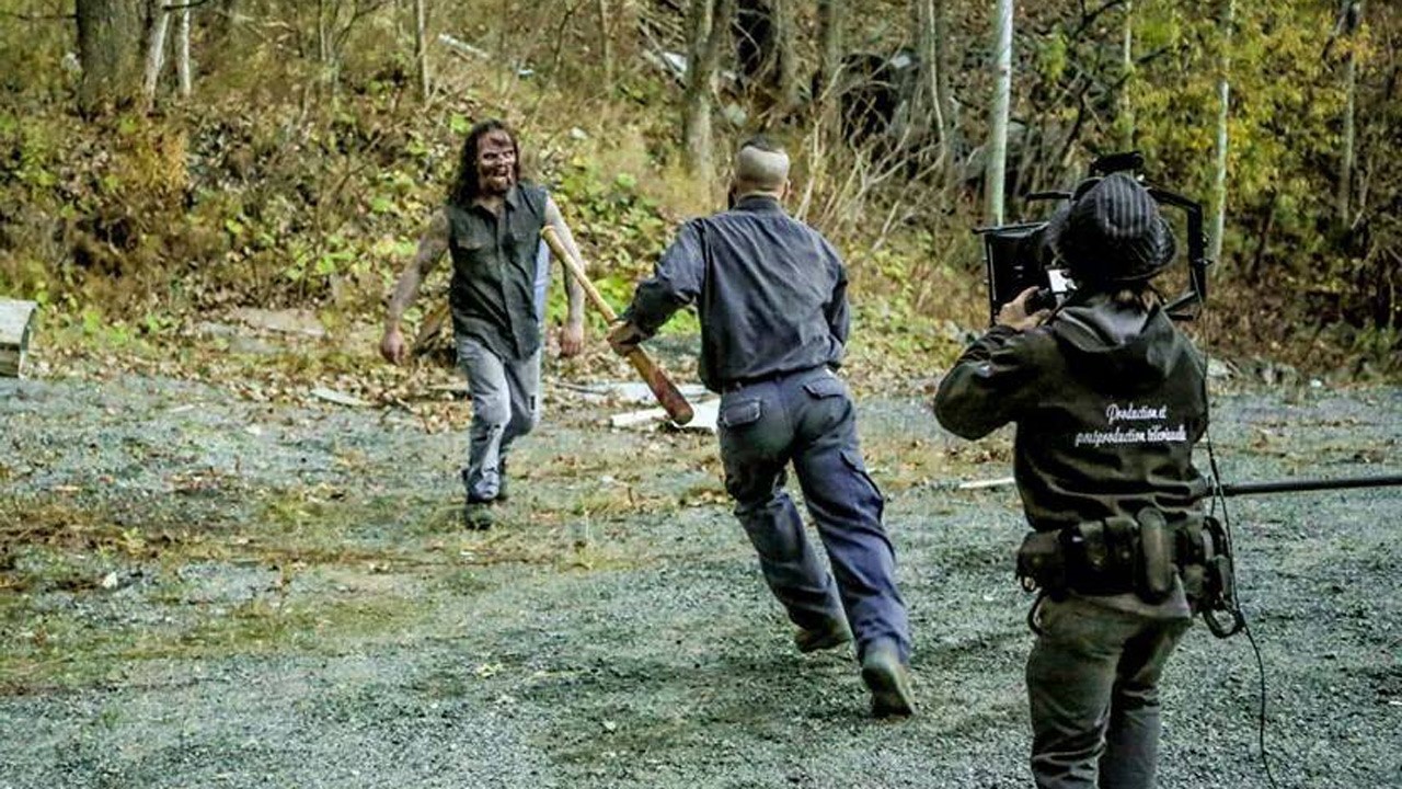 Le Beauceron Rémi Guay en action dans la série Web post-apocalyptique « Rapaces »