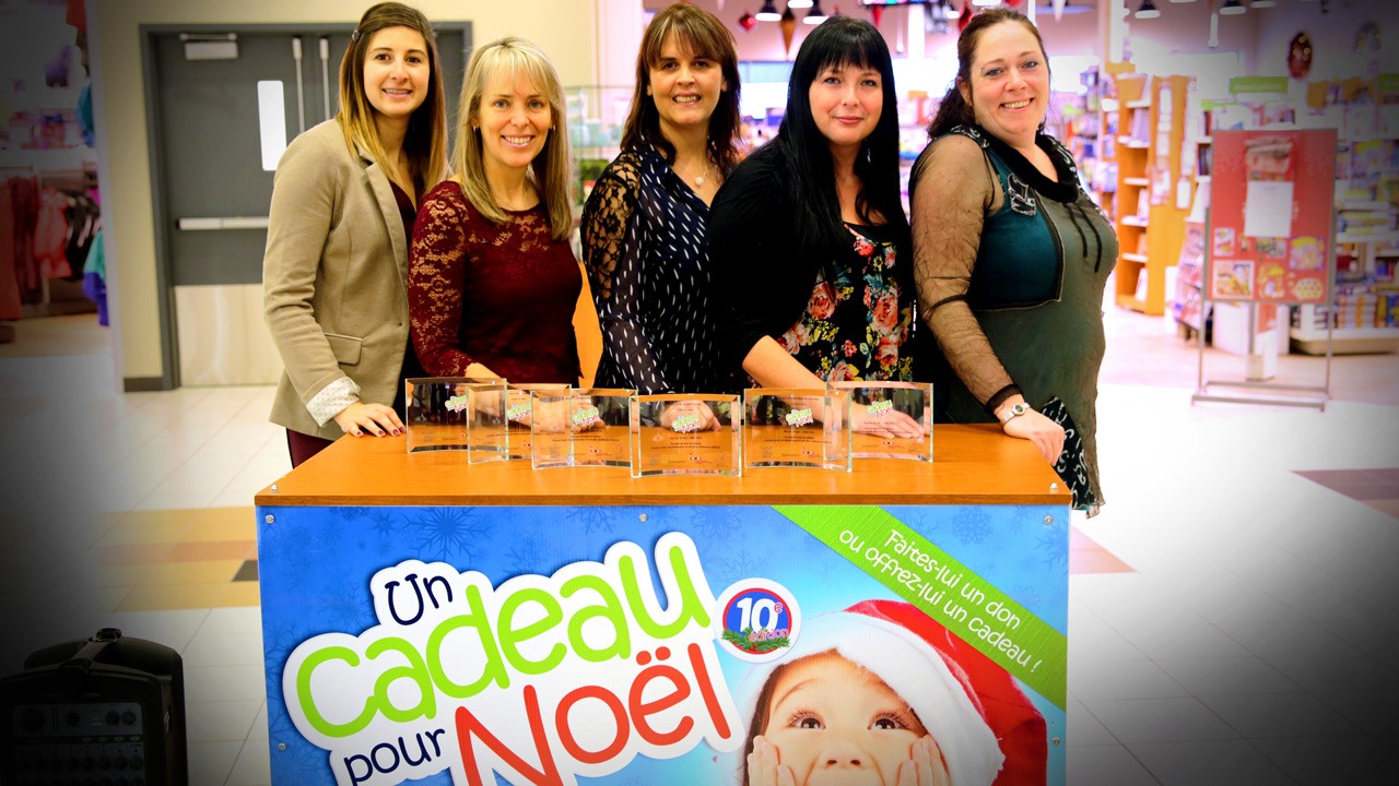 De gauche à droite: Carole-Anne Allard du Carrefour Saint-Georges, Danie Bérubé du Havre L’Éclaircie, Tania Poulin de la Ressource Le Berceau, Cindy Bouffard-Tardif de l’Association des Familles Monoparentales la Chaudière, ainsi que Sandra Fournier de la Maison de la Famille Beauce-Etchemins.