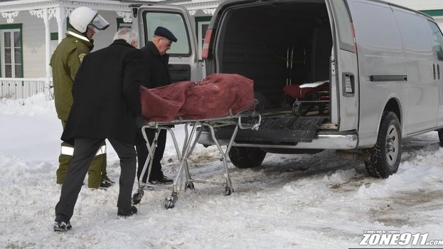 Drame familial en Beauce ce weekend. Martin Godin, de Saint-Isidore aurait tué une partie de sa famille par vengeance. L’hypothèse, non confirmée, mentionne que l’homme n’aurait pas accepté sa rupture avec son ex-conjointe.
