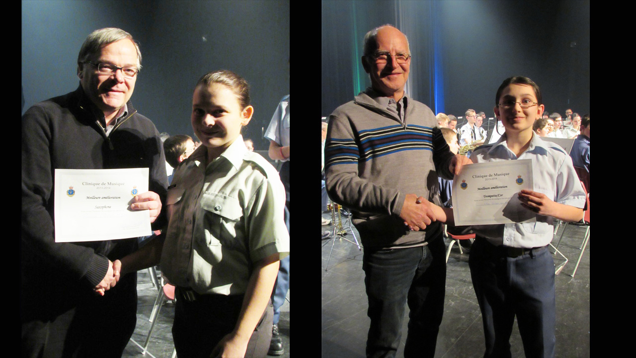 La cadette Florence L’Archer recevant son certificat des mains du maire de Beauceville, M. Luc Provençal, et la cadette Elsa Vachon recevant son certificat des mains du maire suppléant de Sainte-Marie, M. Rosaire Simoneau.