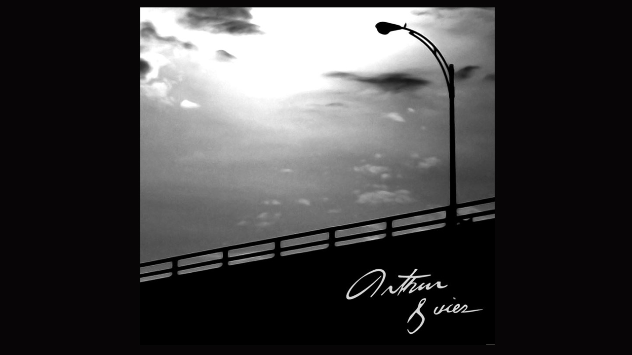 La formation de Saint-Prosper Arthur Buies a mis en ligne son troisième EP. L’album, intitulé «Monotone» est un opus de trois chansons aux sonorités planantes teintées de mélancolie. Il est téléchargeable gratuitement sur leur site Internet.