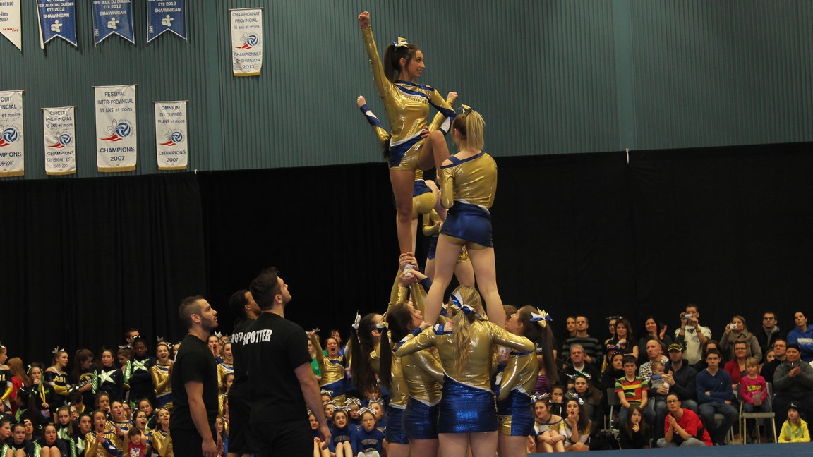 Les Panthères de l’école Veilleux se distinguent à la compétition régionale de cheerleading