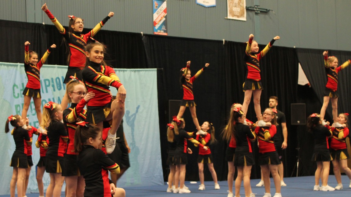 Les Panthères de l’école Veilleux se distinguent à la compétition régionale de cheerleading