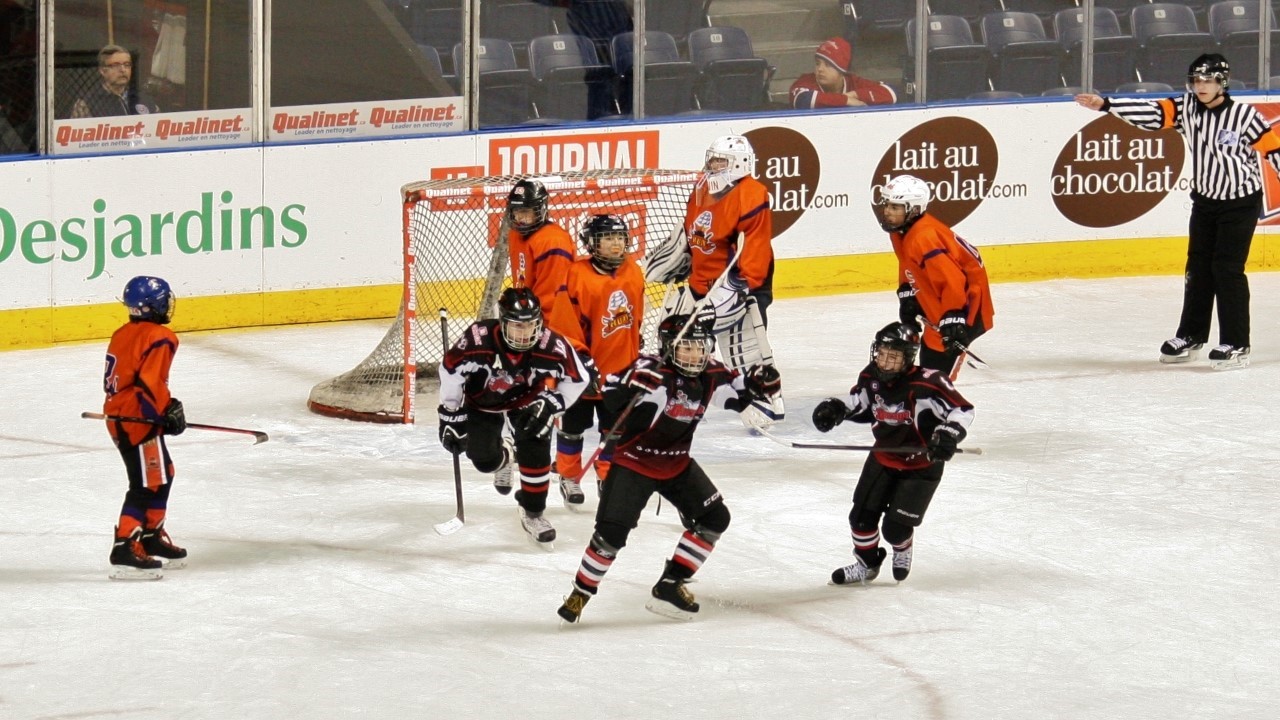 À son premier match au Tournoi International de hockey Pee-wee de Québec, le Garaga de Saint-Georges a gagné 3 à 0 contre l'Armada de Montmorency
