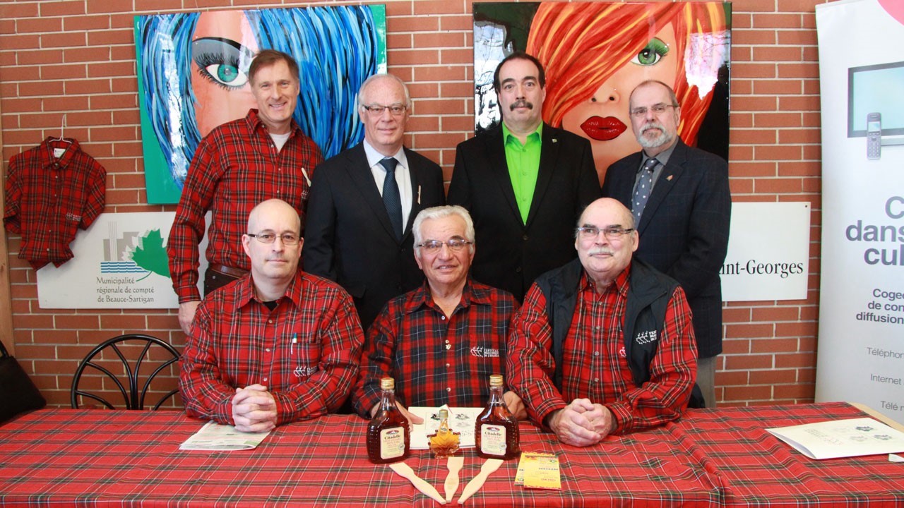 Simon Paquet, président; Jean-Guy Isabel, président d’honneur; Guy-Paul Côté, vice-président ; les députés Maxime Bernier et Robert Dutil, Luc Bergeron, représentant de la MRC Beauce-Sartigan, et le maire de Ville de Saint-Georges Claude Morin.
