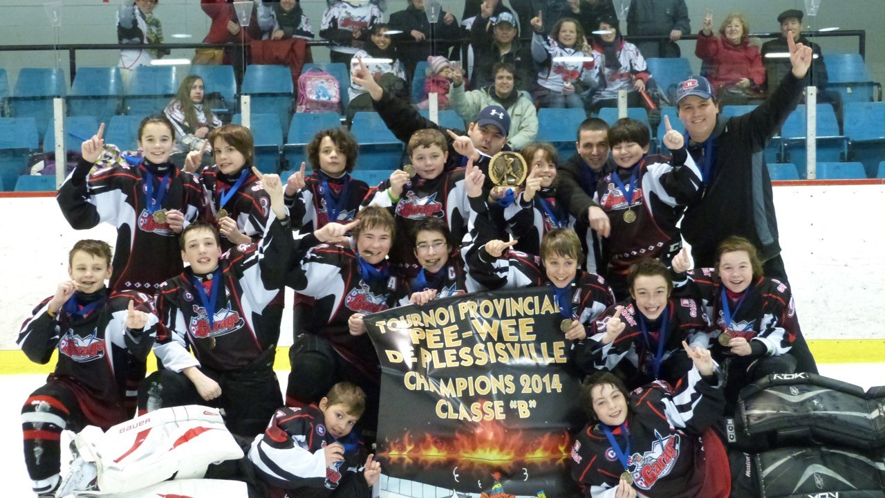 Le Pee Wee B2 remporte une seconde bannière de champions cette saison.