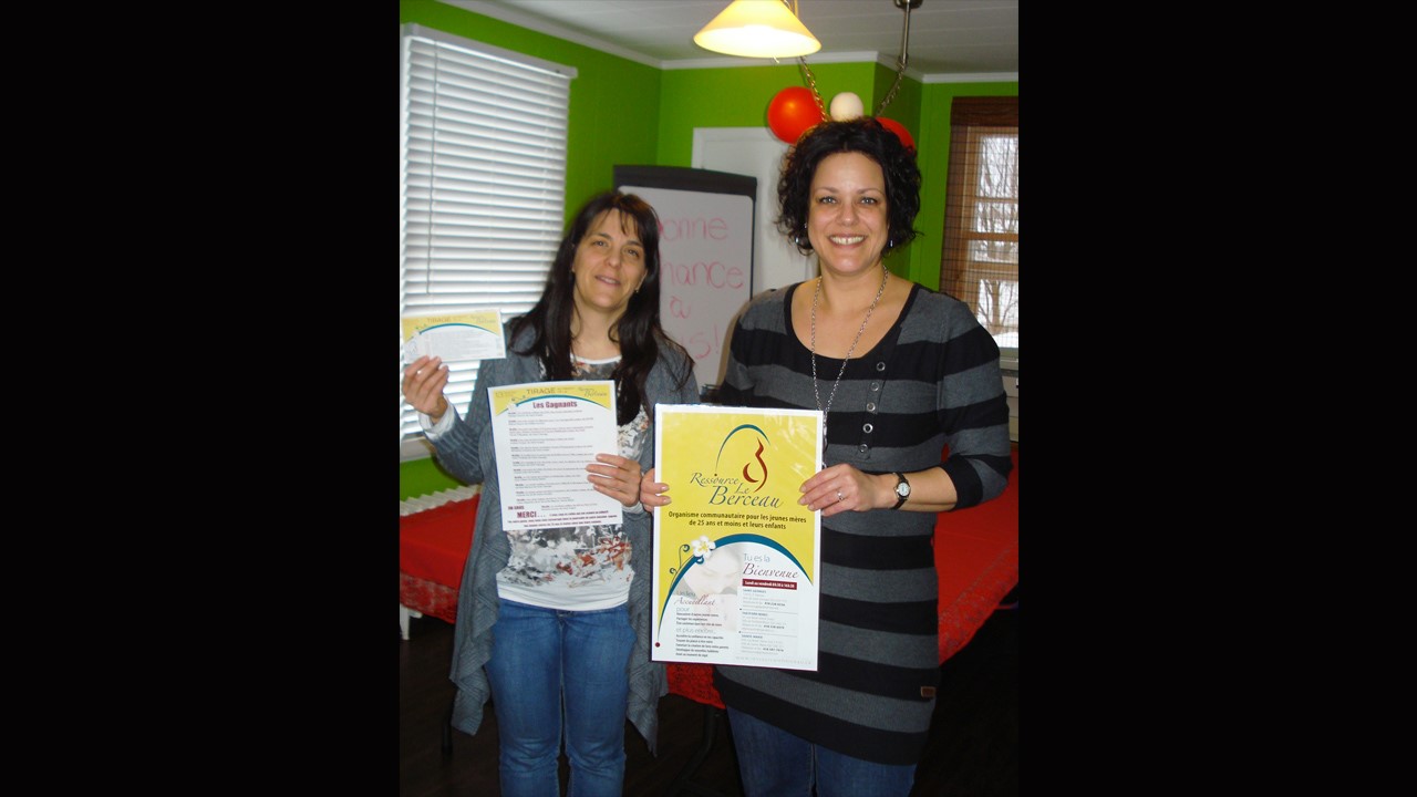 Caroline Charron, intervenante, et Kathleen Groleau, coordonnatrice de la Ressource Le Berceau de Sainte-Marie.