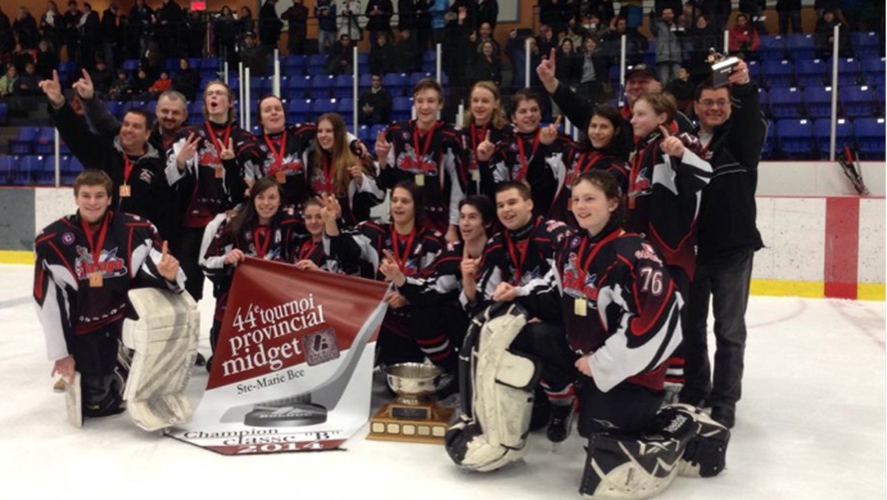 Le Midget B-1 a remporté une deuxième bannière de champion.
