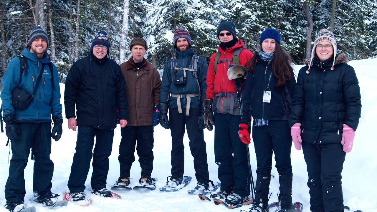 M. Michel Landry, étudiant à l’Université de Sherbrooke, M. Jean Poulin, président de l’APMHC, M. Renaud Poulin administrateur de l’APMHC, M. Alex Charron, étudiant à l’Université de Sherbrooke, M. Patrick Bégin, étudiant à l’Université de Sherbrooke, Mme Émilie Duhamel-Beaudry, étudiante à l’Université de Sherbrooke, et Mme Dominique Lamarre, secrétaire-trésorière de l’APMHC.