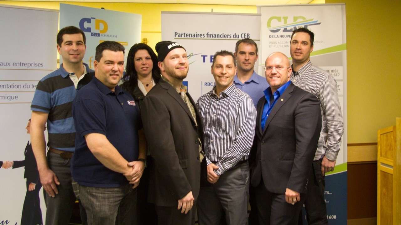 Kevin Giroux, de la Boucherie Giroux; Steve Bureau, de Rénovation Steve Bureau; Nathalie Raby, de Pegaze Communication; Matin Castonguay; Steve Marcoux, de SM Canada; Steeve Giroux, Gilbert Berthiaume et François Girard, de Summyx inc. 