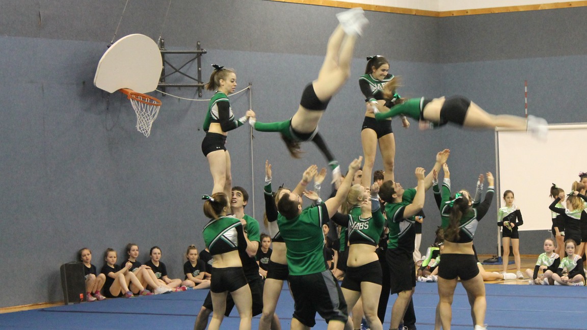 Les Jabs présentent leur spectacle annuel de cheerleading