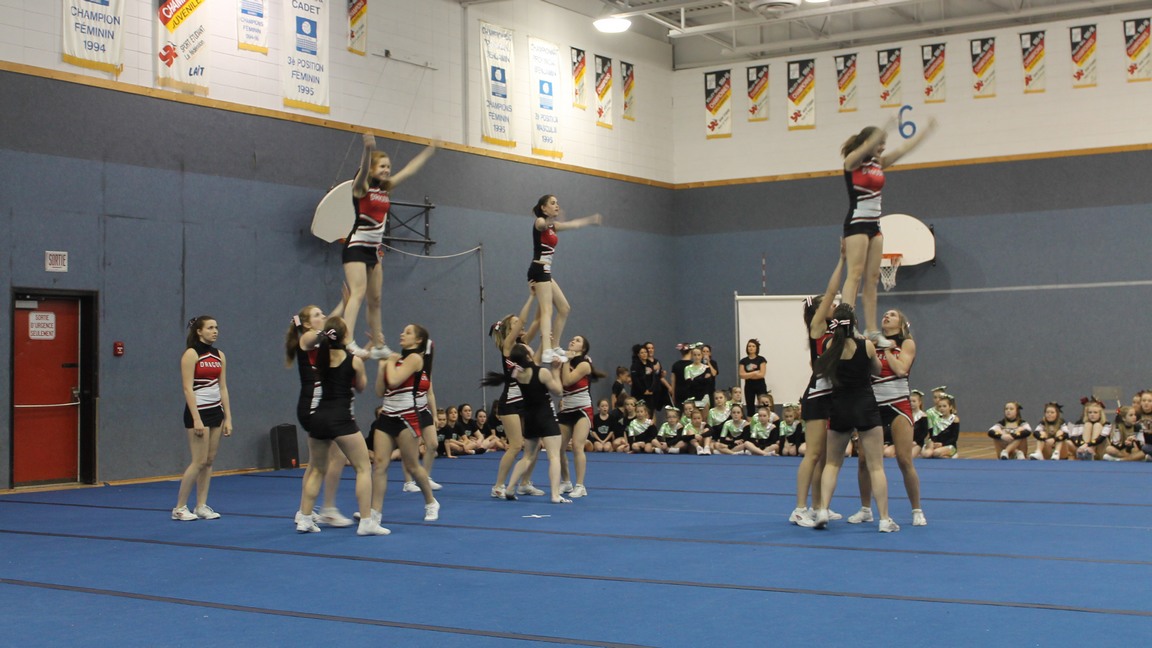 Les Jabs présentent leur spectacle annuel de cheerleading