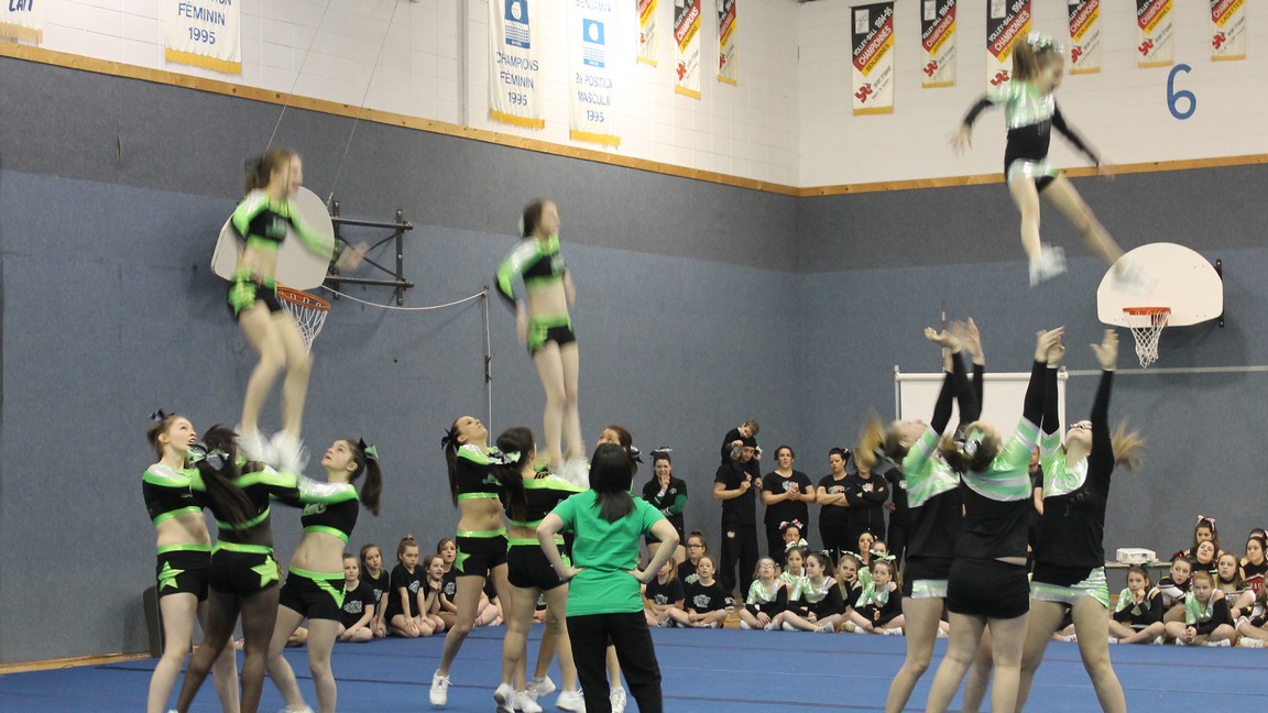 Les Jabs présentent leur spectacle annuel de cheerleading