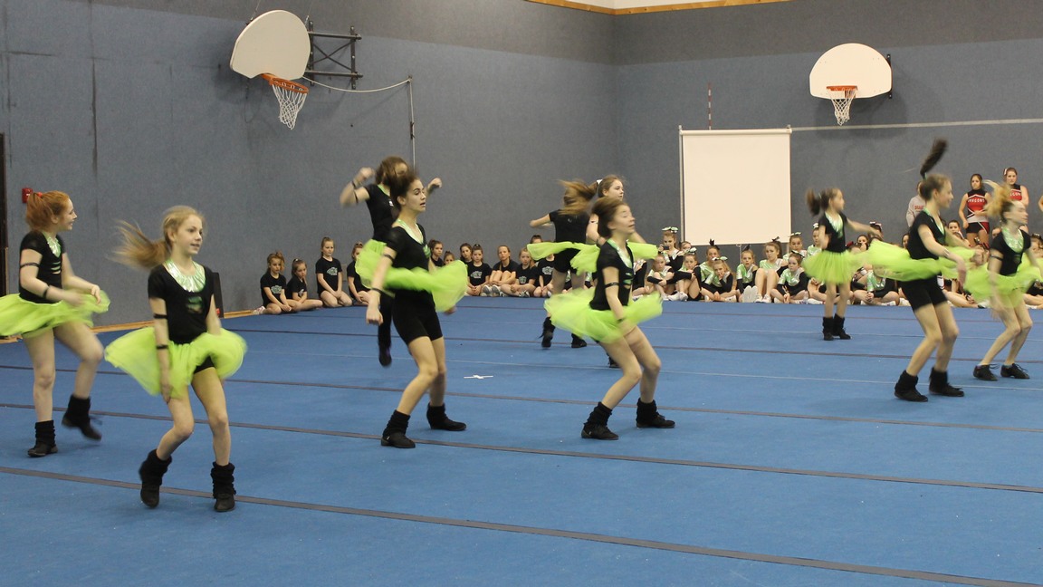 Les Jabs présentent leur spectacle annuel de cheerleading