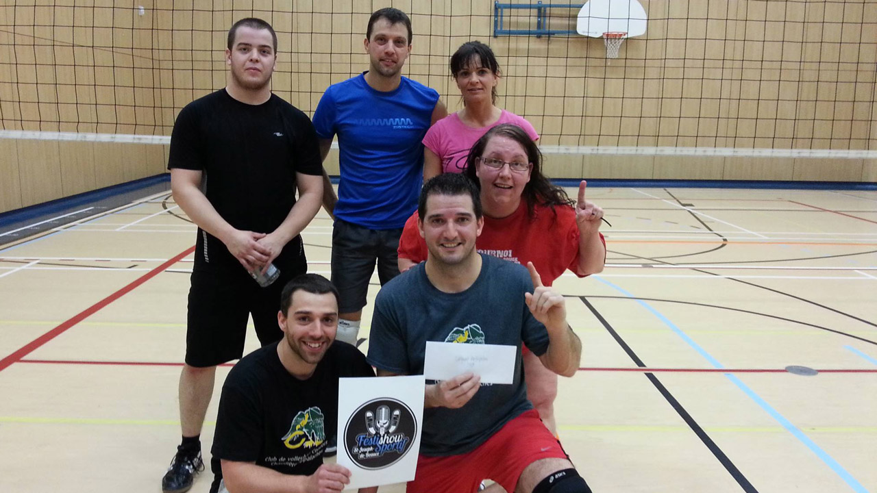 L'équipe de volleyball d’Alain Soucy a grimpé sur la première marche du podium dans la classe Participation
