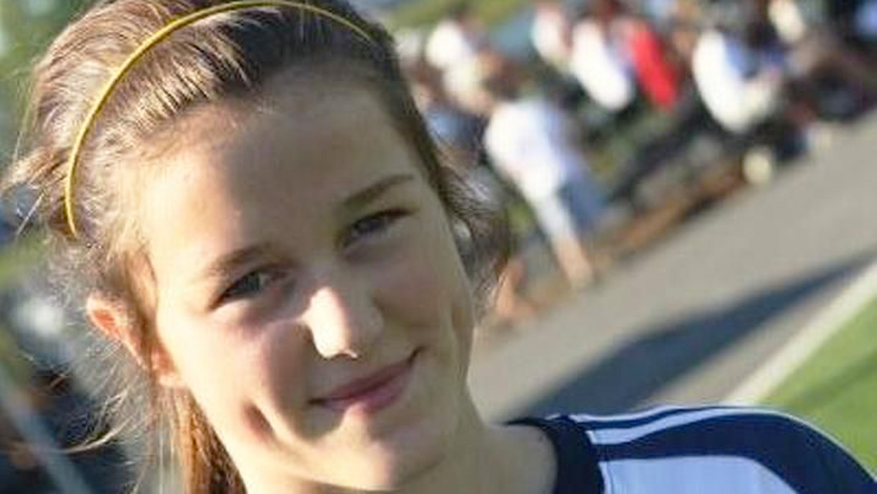 Florence Duval, native de Beauceville, est à l'essai dans le club de Ligue 1 française de l'AS St-Etienne, où elle a disputé son premier match amical sous les couleurs vertes le 25 avril dernier.