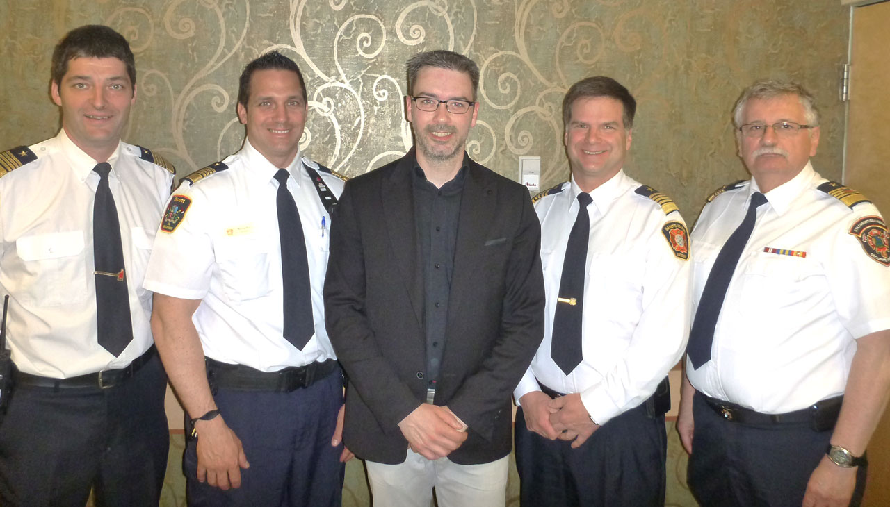 Le 8 mai dernier, M. Mario Caron, directeur général de la MRC, et M. Patrick Campagna, directeur général d’Ovascène, ont rendu hommage aux pompiers des quatre municipalités de la Nouvelle-Beauce touchées par l’inondation de la rivière Chaudière en avril dernier.