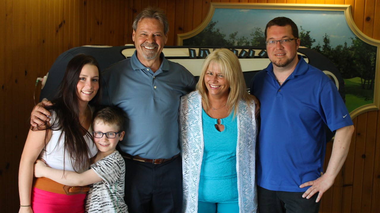 Kelly-Ann et Yannik Paradis, André Spénard, Danny Gosselin et Jean-François Tremblay d’OxySoins
