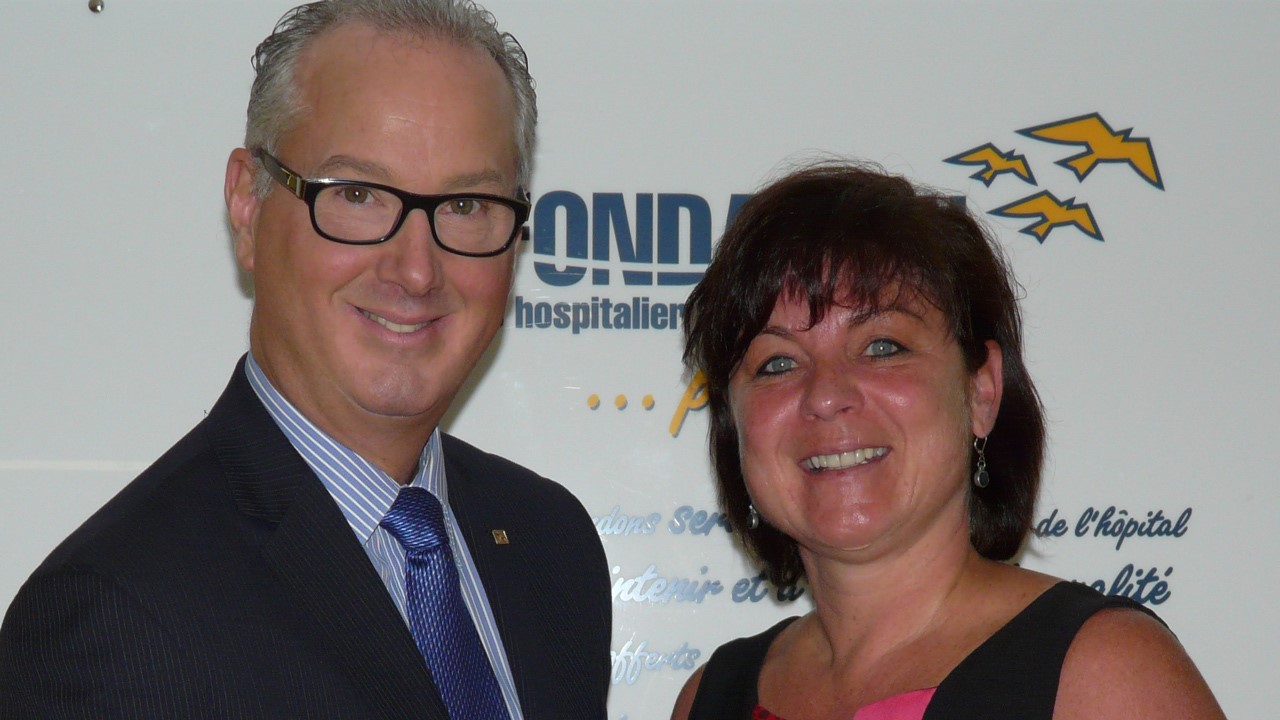 Monsieur Claude Desjardins, bénévole émérite 2013-2014 et madame
Manon Veilleux, présidente FCHBE.