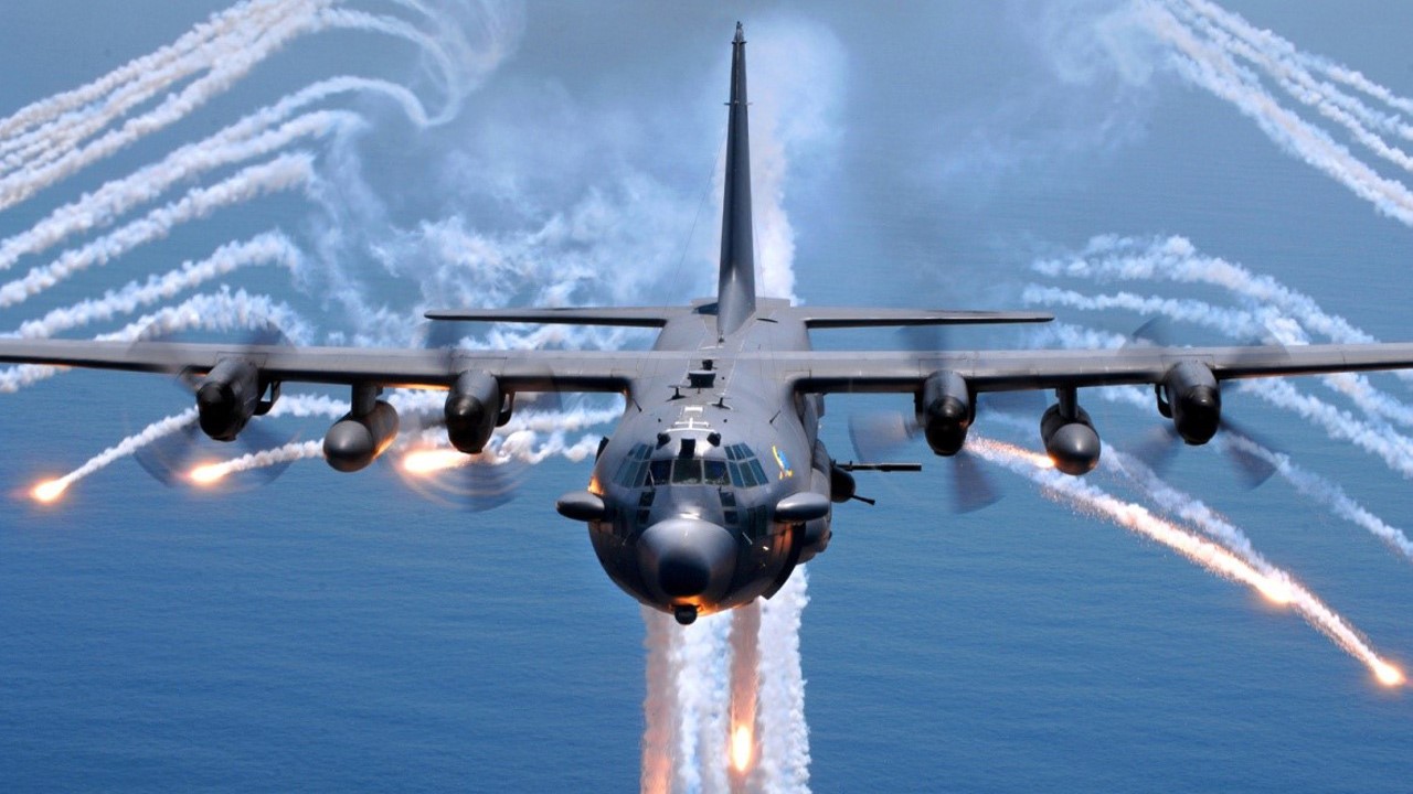 L'avion C-130 Hercules sera en exposition au niveau du sol.