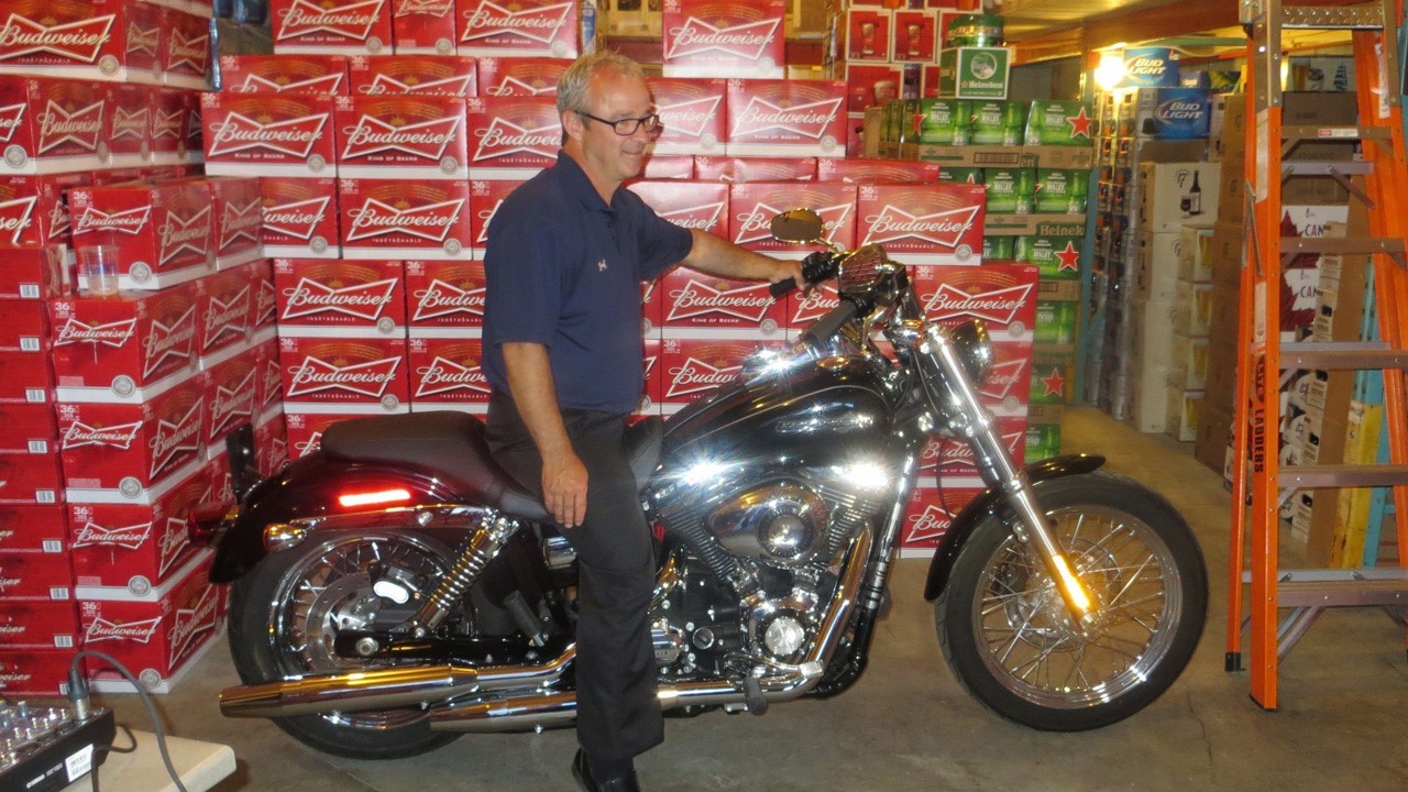 Jean-Pierre Bélanger au volant de son nouveau Harley-Davidson