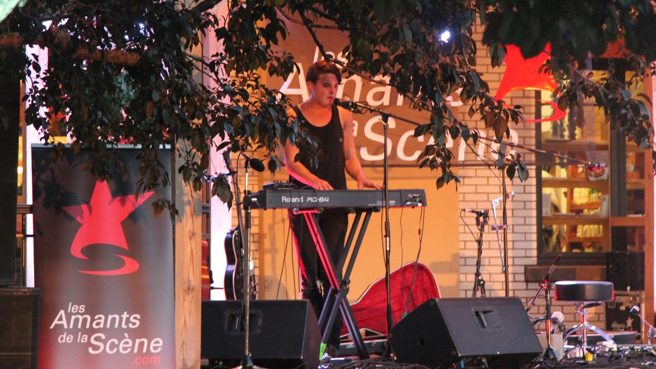 Kim Churchill et Elliot Maginot donnent «chaud» au centre-ville